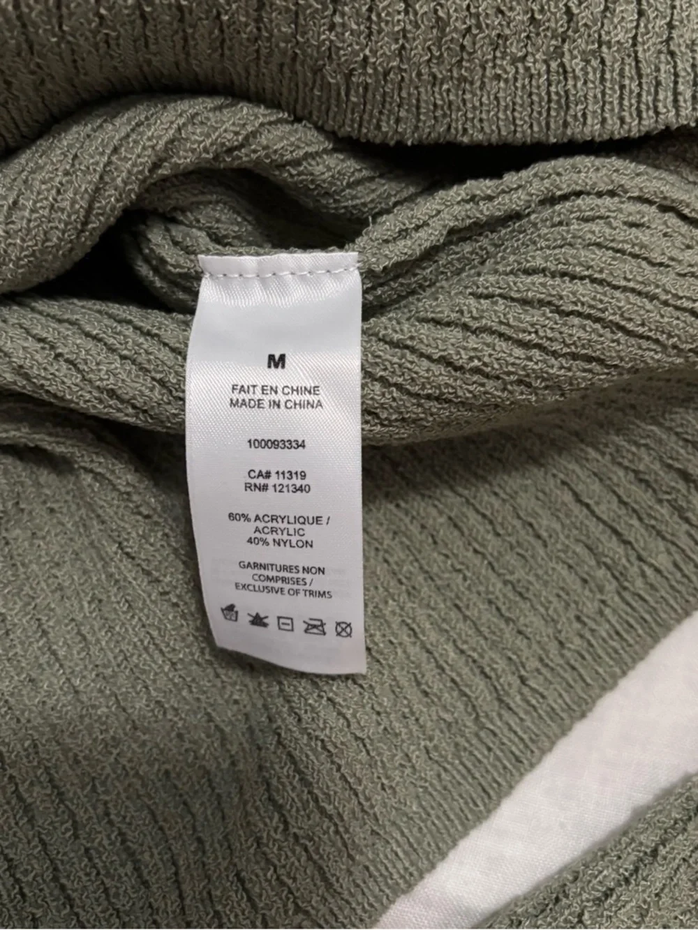 NWT Dynamite Ribbed Button-Front V-Neck Sweater - Picture 3 of 3